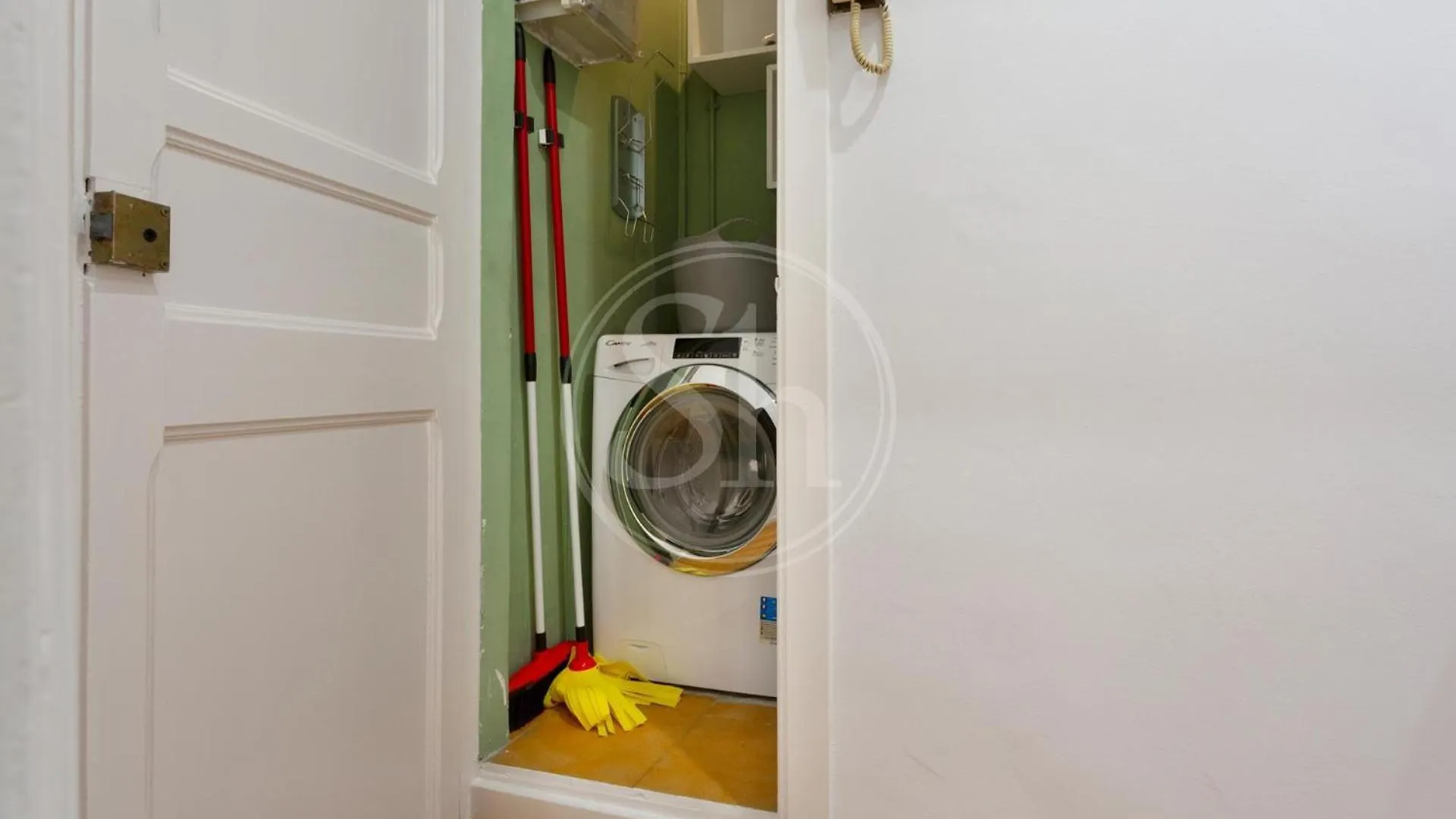 Cozy Apartment Near Sagrada Familia Barcelona 0*,  Spain